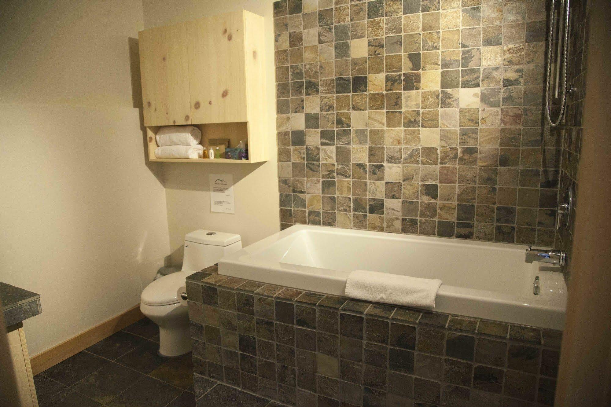 Eco Spa Highland Grenville-Sur-La-Rouge 外观 照片
